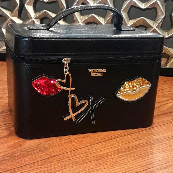 Victoria's Secret Other - Victoria Secrets MakeUp Case